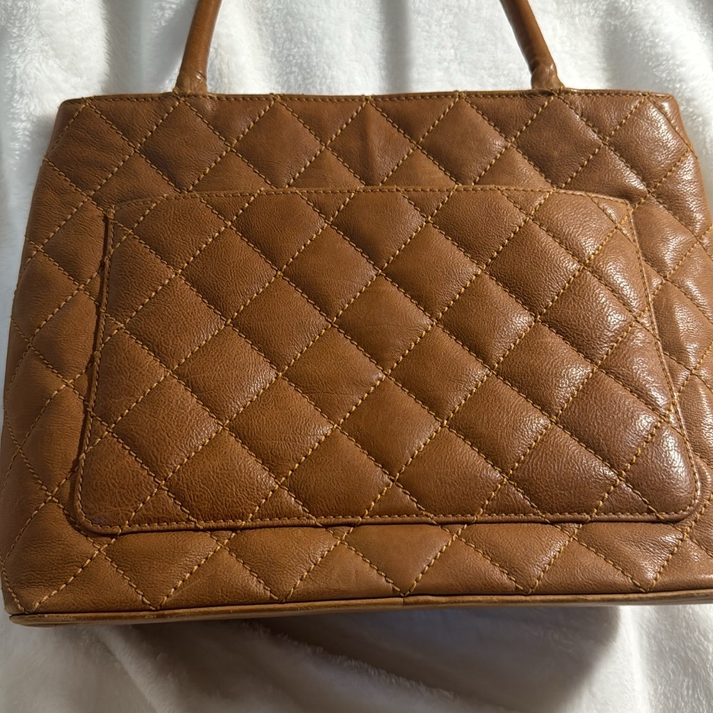❤️ SOLD ❤️ 👜 Authentic Chanel Caviar Quilted Medallion Tote (Brown) - Picture 16 of 17
